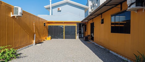 Basic House | Living area