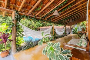 Outdoor pool, pool loungers - Pousada Caminho da Praia (Porto Seguro)