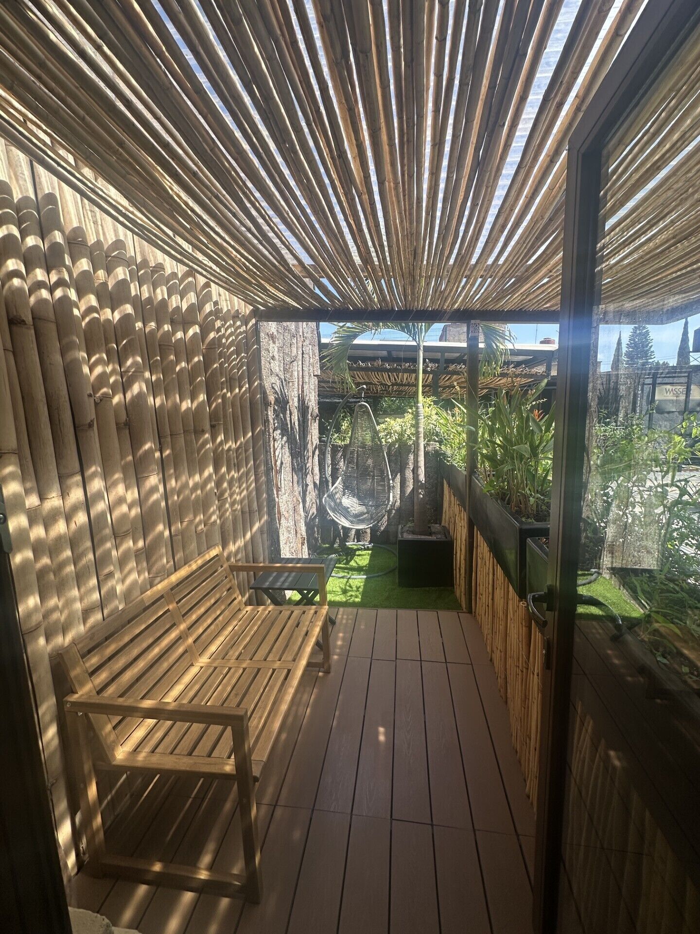 Dortoir partagé | Rideaux d’obscurcissement, fer et planche à repasser