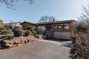 Apartment | Reception