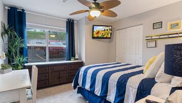 Lägenhet - flera sängar - uteplats (No Plans Paradise)