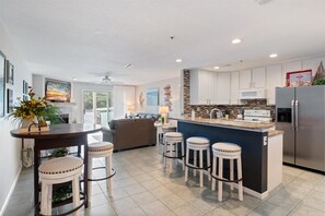 Lägenhet - flera sängar - uteplats (No Plans Paradise) | Interiör