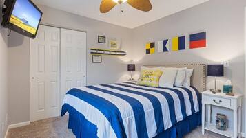 Leilighet, flere senger, terrasse (No Plans Paradise) | 3 soverom, individuelt dekorert, individuelt innredet og sengetøy