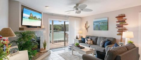 Condo, várias camas, varanda (No Plans Paradise) | Área de estar