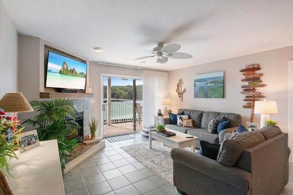 Condo, Plusieurs lits, patio (No Plans Paradise) | Aire de séjour