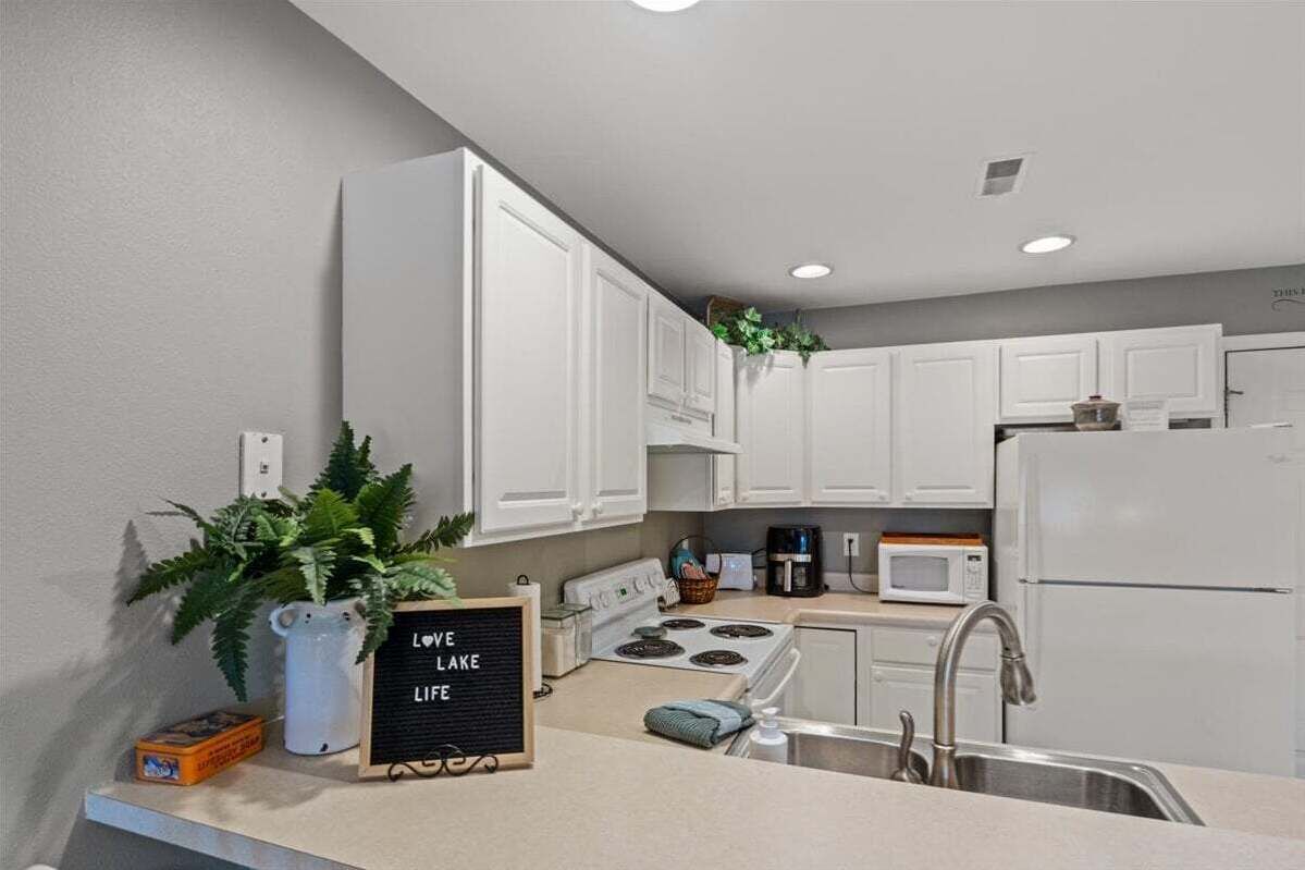 Condo, Multiple Beds, Pool Access (Peaceful Serenity) | Private kitchen