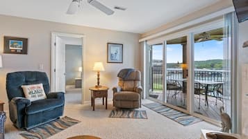 Condo, Multiple Beds, Pool Access (Peaceful Serenity) | Living area