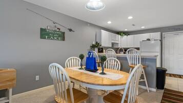 Condo, Berbilang Katil, Pool Access (Peaceful Serenity) | 2 bilik tidur, dihias secara berasingan