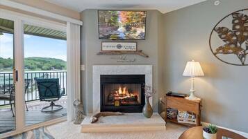 Condo, várias camas, acesso à piscina (Peaceful Serenity) | Parte interna