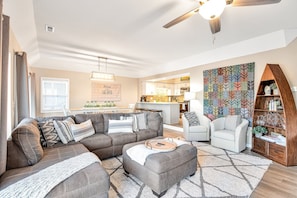 House, Multiple Beds, Patio (Living the Dream at Hickory Cove) | Living area