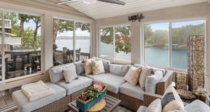 Captivating Views, Amazing Design and Lake Living