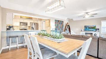 House, Multiple Beds, Patio (Living the Dream at Hickory Cove) | 3 bedrooms, individually decorated, individually furnished, bed sheets