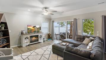 House, Multiple Beds, Patio (Living the Dream at Hickory Cove) | Living area