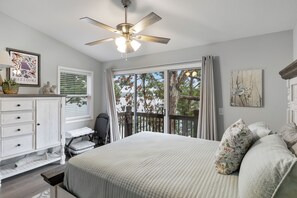 Casa, letti multipli, patio (Living the Dream at Hickory Cove) | 3 camere, con stile personalizzato, con arredamento individuale