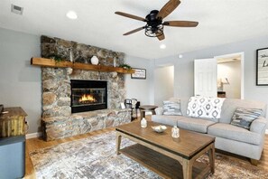 Ferienhaus, Mehrere Betten, Terrasse (Barberton Bay Retreat) | Wohnbereich