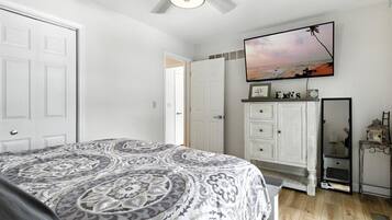 Hus - flera sängar - uteplats (Barberton Bay Retreat) | 3 sovrum, individuell inredning, unika möbler och sängkläder