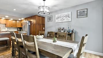 Rumah, Beberapa Tempat Tidur, patio (Barberton Bay Retreat) | 3 kamar tidur dan didekorasi berbeda-beda