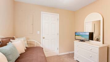 Condo, Multiple Beds, Patio (Tranquility Shores) | Living area