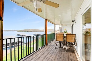 Apartamento, varias camas, patio (Tranquility Shores) | Restaurante al aire libre