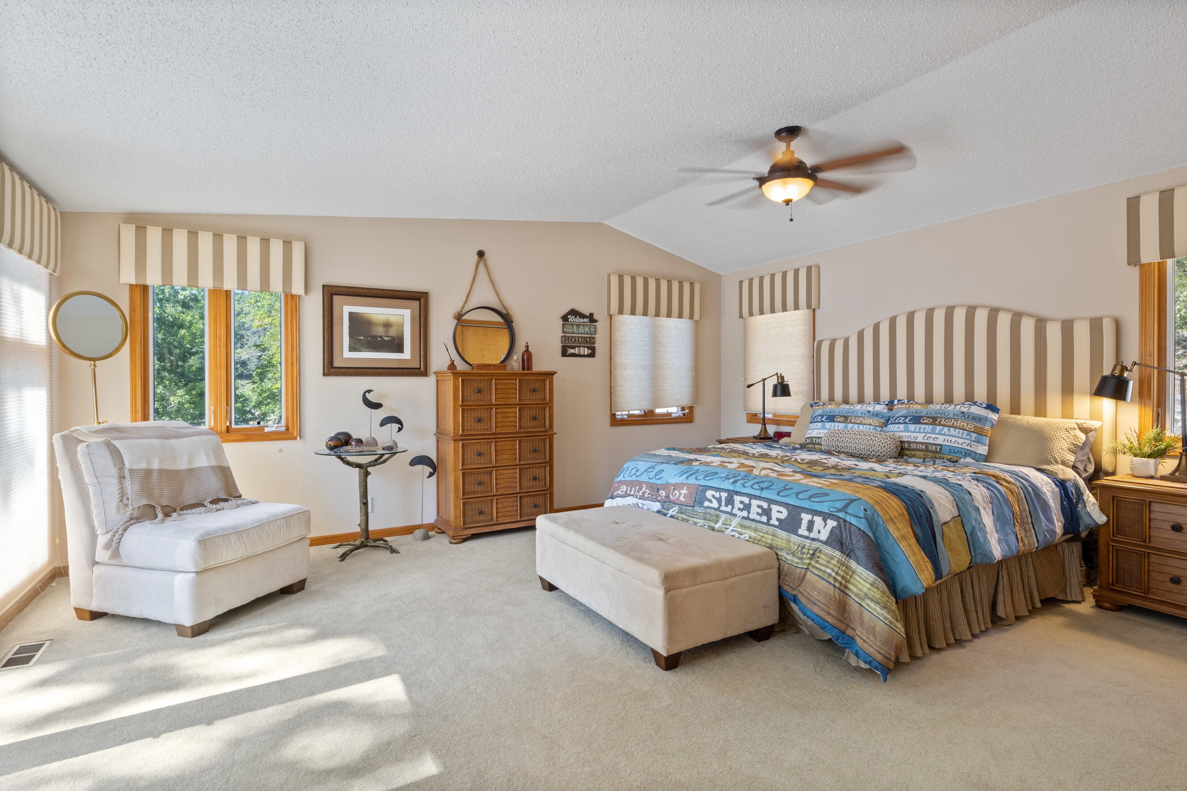 Maison, plusieurs lits, patio (Rhondi's Retreat)