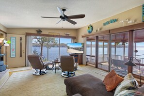 House, Multiple Beds, Patio (Rhondi's Retreat) | Living area - Incredible Views, Fishing, Private Dock & Slip (Gravois Mills)