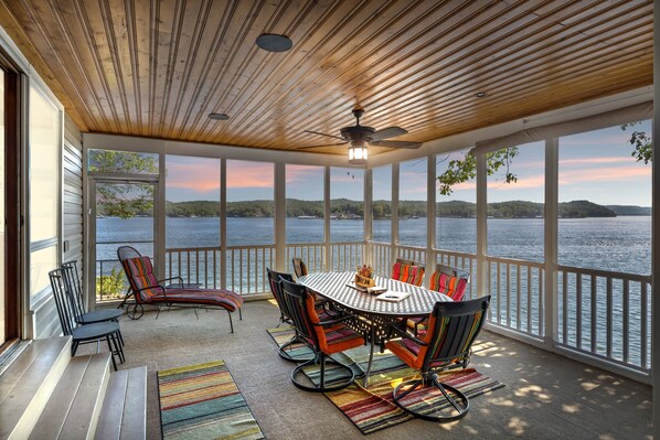 Outdoor dining - Incredible Views, Fishing, Private Dock & Slip (Gravois Mills)