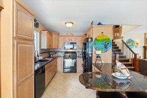 Nhà, nhiều giường, sân hiên (Rhondi's Retreat) | Bếp riêng