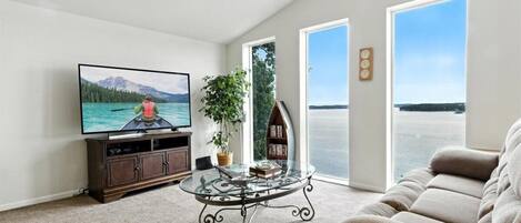 House, Multiple Beds, Patio (Hidden Gem) | Living area