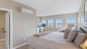 House, Multiple Beds, Patio (Hidden Gem) | 5 bedrooms, individually decorated, individually furnished, bed sheets