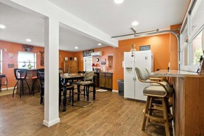 House, Multiple Beds, Patio (Hidden Gem) | 5 bedrooms, individually decorated, individually furnished, bed sheets