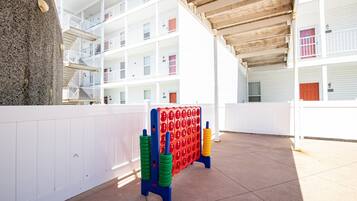 公寓客房, 多張床, 庭院 (Island Oasis) | 露台/庭院