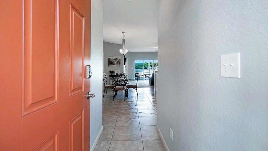 Island Life! Pool, Grilling Patio & Amazing Views!