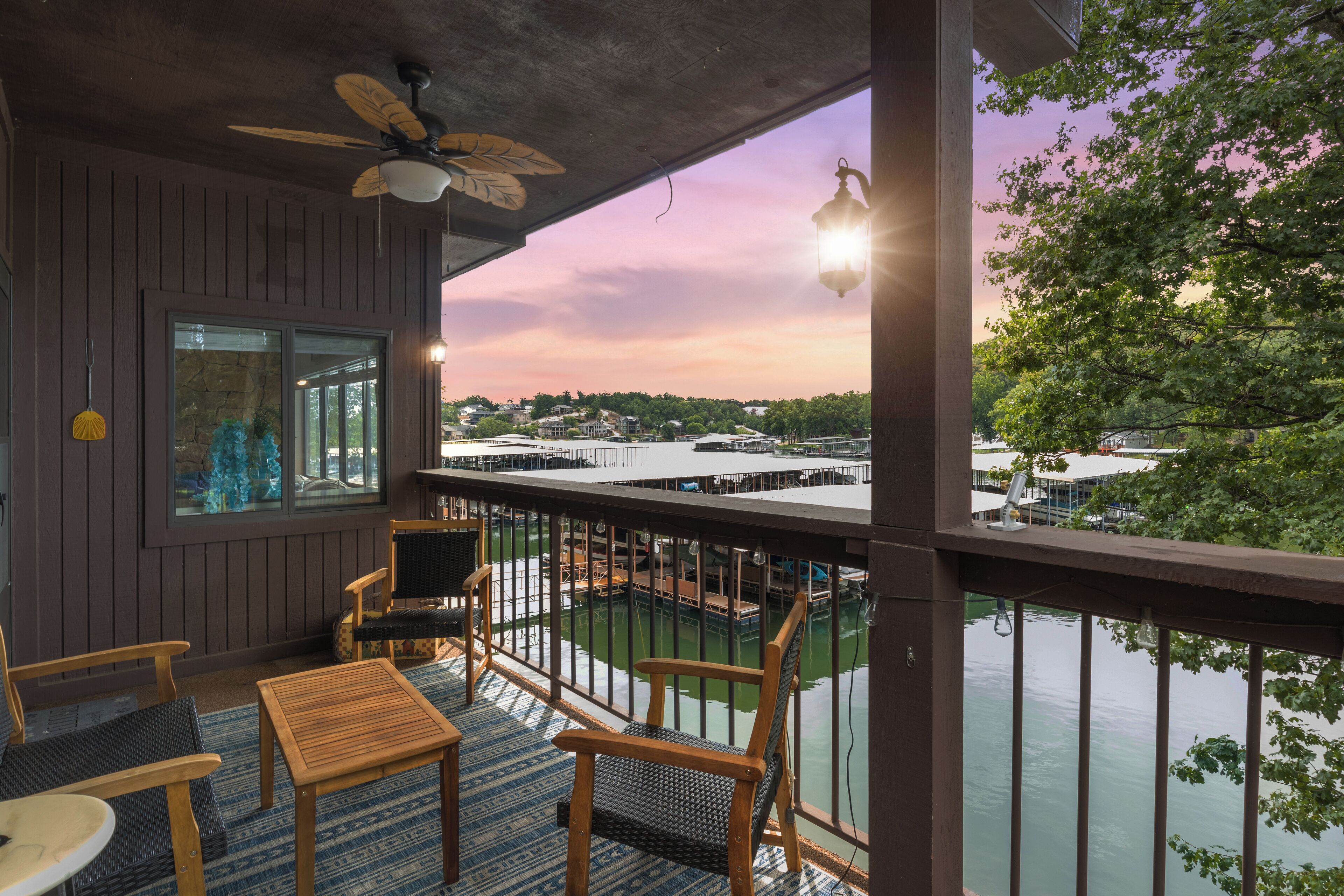 Hus - flere senge - balkon (Lakes Edge) | Udsigt fra værelset