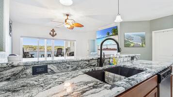 Kondominium, Beberapa Tempat Tidur, patio (Anchor Down) | Interior