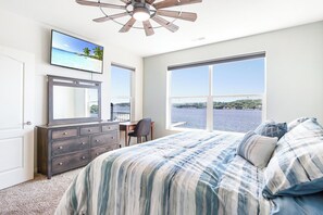 Apartment, Mehrere Betten, Terrasse (Anchor Down) | 3 Schlafzimmer, individuell dekoriert, individuell eingerichtet