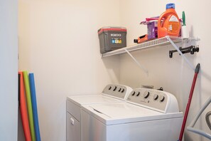 公寓客房, 多張床, 庭院 (Anchor Down) | 洗衣