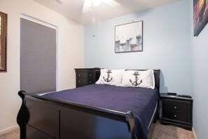 Appartement, meerdere bedden, patio (Anchor Down) | 3 slaapkamers, individueel gedecoreerd, individueel gemeubileerd