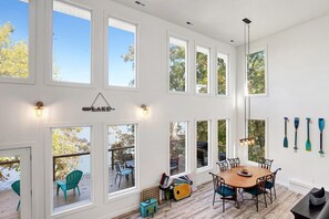 Nhà, nhiều giường, sân hiên (Soaring Eagle) | 3 phòng ngủ, trang trí khác biệt 