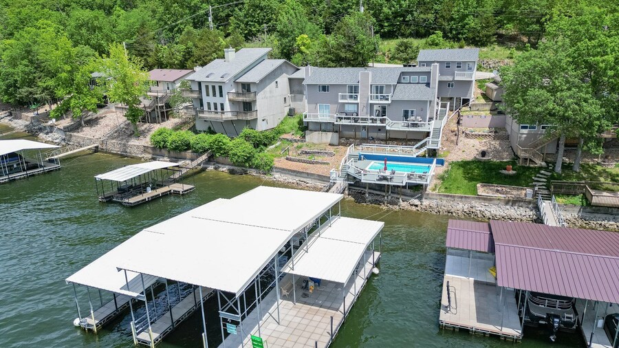 Private Lakefront Pool, Amazing Dock Sleeps 26