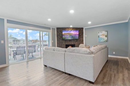 Condo, Multiple Beds, Patio (Castaway Cove Unit 7) | Living area