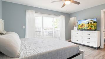 Apartment, Mehrere Betten, Terrasse (Castaway Cove Unit 7) | 3 Schlafzimmer, individuell dekoriert, individuell eingerichtet