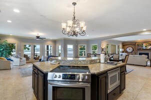 House, Multiple Beds, Pool Access, Mountain View (Aqua Vie) | Private kitchen