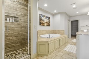 House, Multiple Beds, Pool Access, Mountain View (Aqua Vie) | Bathroom