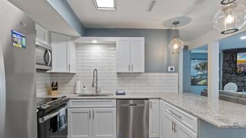 Condo, Multiple Beds, Patio (Castaway Cove Unit 3) | Private kitchen