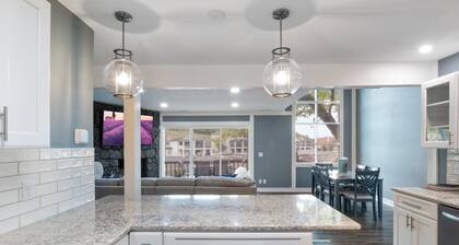 Our Cove Retreat - Perfect for Wave-free Swimming, Tanning & Prime Location Fun!