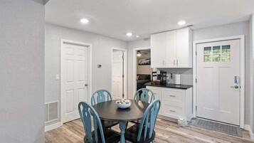 Appartement, meerdere bedden, toegang tot zwembad (Soul Star Sunset) | 2 slaapkamers, individueel gedecoreerd, individueel gemeubileerd