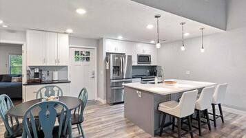 Condo, nhiều giường, có thể sử dụng hồ bơi (Soul Star Sunset) | 2 phòng ngủ, trang trí khác biệt