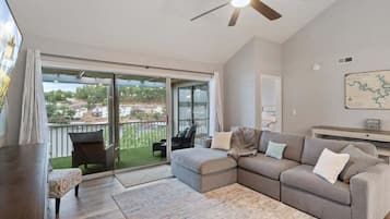 Condo, Multiple Beds, Pool Access (Soul Star Sunset) | Living area