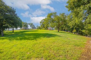 المنطقة المحيطة بالمنشأة