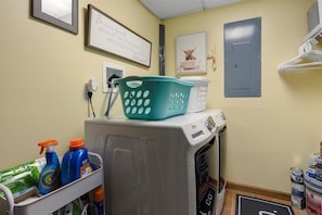 Casa, varias camas, hidromasaje (Seawall Family Retreat) | Lavandería